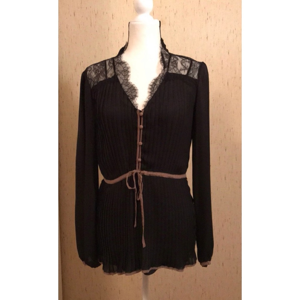 NWOT Beyond Vintage lace top